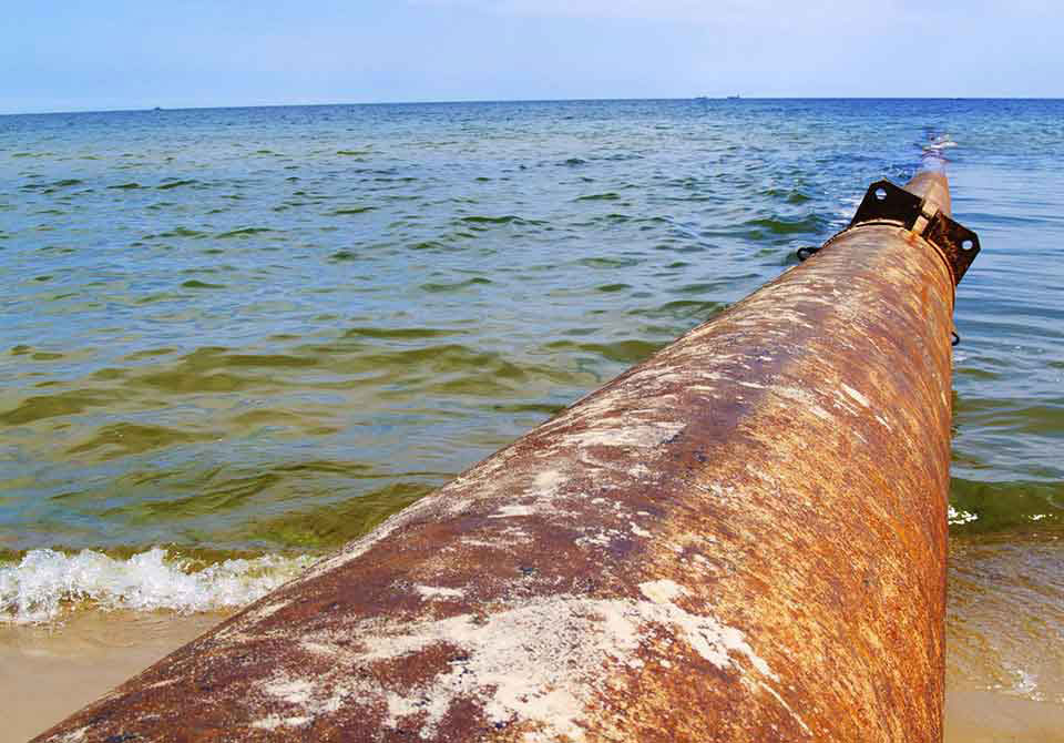 Photo: Pipe undergoing marine environment testing