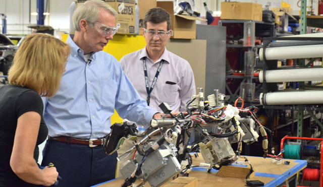 Portman-visit Sen. Portman reviews Battelle's advanced manufacturing capabilities