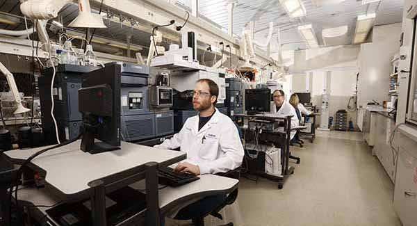 FoodBeverage1 researchers working in a lab