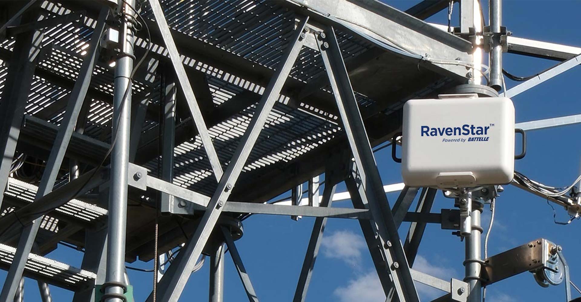 alt= close up shot of the battelle ravenstar antenna technology