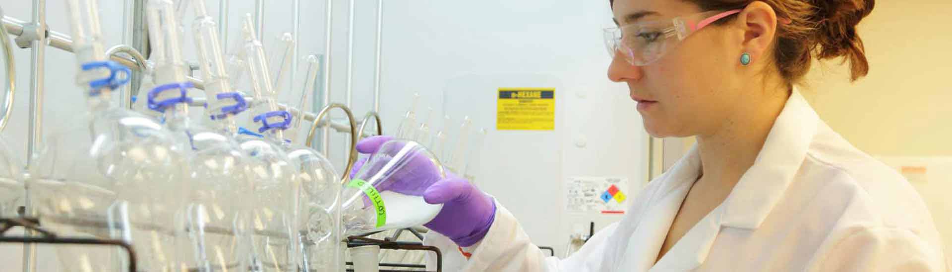 Photo: Image of a Scientist in a Lab