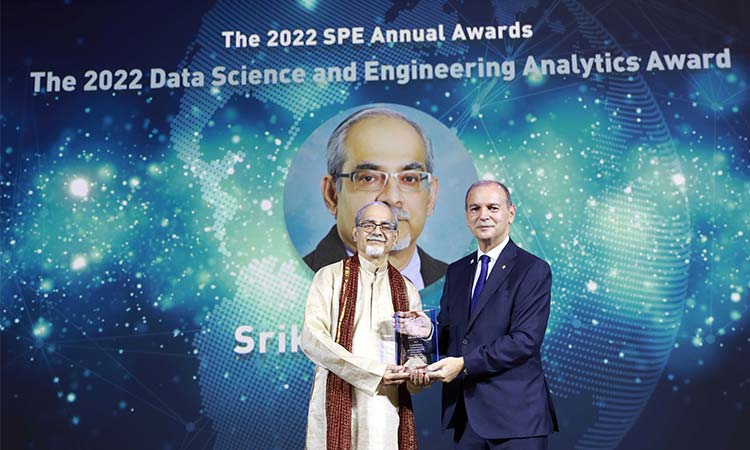 Photo: Srikanta Mishra Receives SPE Data Science and Engineering Analytics Award from Society of Petroleum Engineers