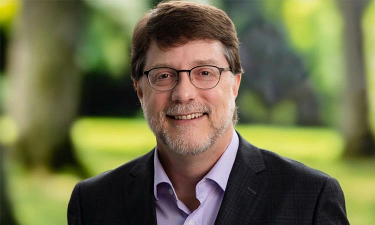 Photo: headshot of Oak Ridge National Laboratory director Stephen K. Streiffer