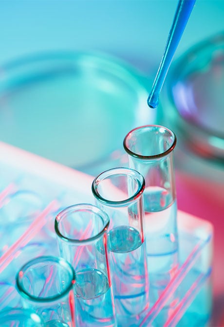 Image: Battelle PFAS chemist performing an analytical test on a formulation