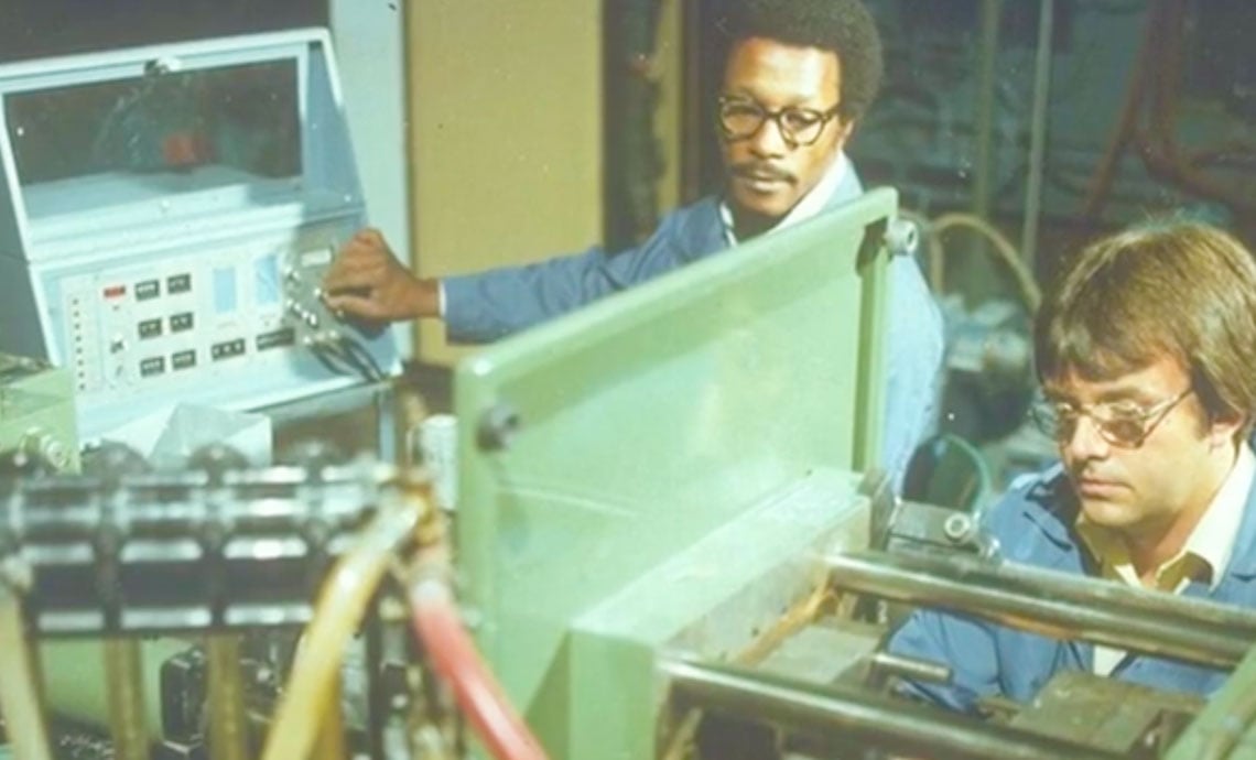 Battelles 90 Year History of Innovation Photo: Two Battelle Advanced Materials Researchers from the 70s