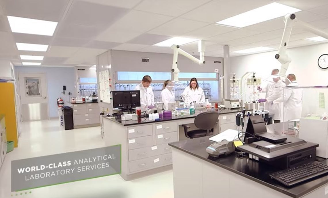 Environmental Chemistry at Battelle Photo: Lab researchers in an analytic chemistry lab